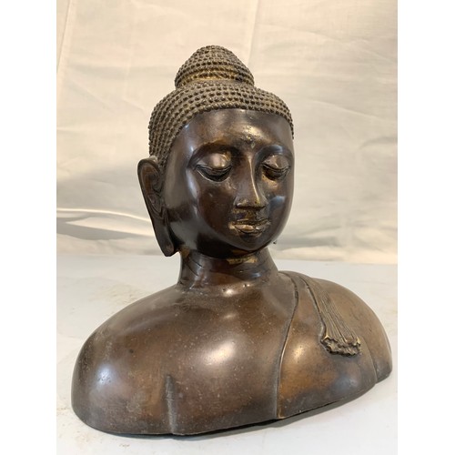 212 - Bronze Buddha Statue
27 x 21 cms h