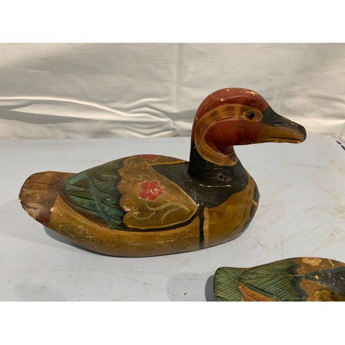 213 - Set Of 3 Graduated Wooden Decoy Ducks
20 , 18, and 16 cms