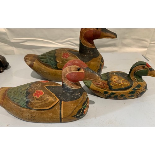 213 - Set Of 3 Graduated Wooden Decoy Ducks
20 , 18, and 16 cms