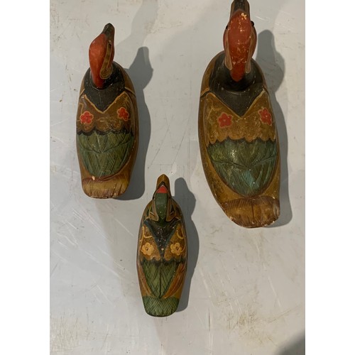 213 - Set Of 3 Graduated Wooden Decoy Ducks
20 , 18, and 16 cms