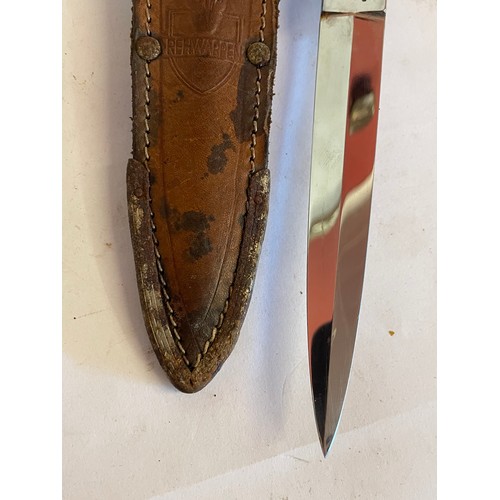 425 - Vintage German Hunting Knife With Solingen Blade And Antler Handle In Leather Sheath. 25 cms