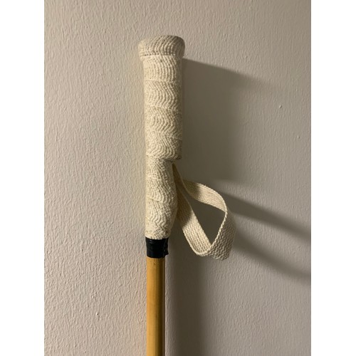 234 - Vintage Polo Stick With The Legend Social Clubs Cup Cirencester Park 2001
135 cms h