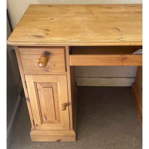 30 - Solid Pine Desk.137 x 57 x 79cms