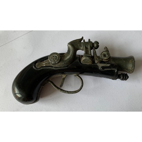 124 - Vintage 1960’s Small Flintlock Pistol By Zee Toys
9 cms