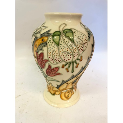 100B - Moorcroft Pottery Golden Lily Vase. 16 cms High