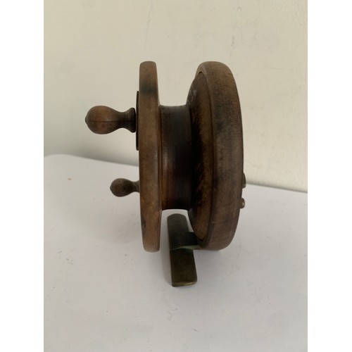 106 - Antique 4.5 inch Starback Wooden Fishing Reel