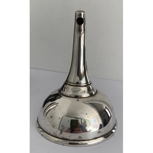 121 - Vintage Silver Plated Wine Funnel
12 cms h