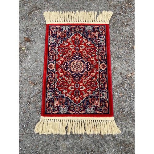 91 - Small Decorative Ground Rug 86cm x 46cm