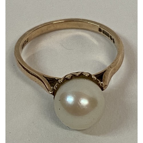 336 - Vintage Hallmarked 9ct Yellow Gold and Pearl Ring. Size UK N