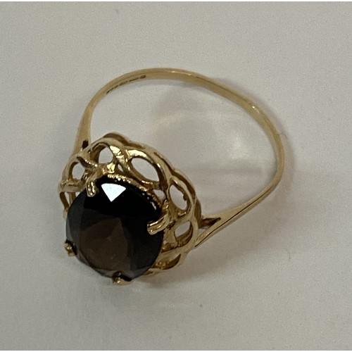 337 - Vintage Hallmarked Yellow Gold Smokey Quartz Ring. Size UK S