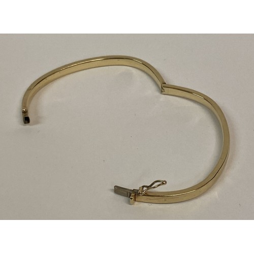 338 - Hallmarked 9ct Yellow Gold Bracelet. Closed 6.5cm Width