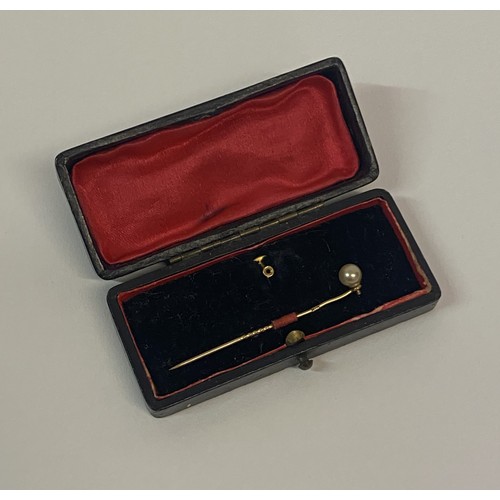 341 - Vintage Hallmarked 9ct Gold Tie Pin and Stud in Jewellery Box