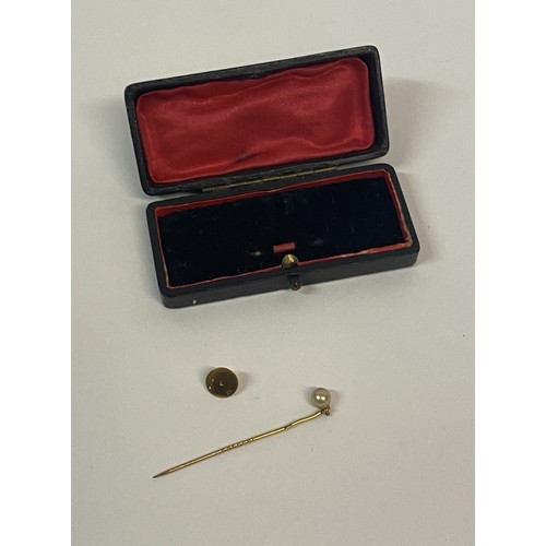 341 - Vintage Hallmarked 9ct Gold Tie Pin and Stud in Jewellery Box