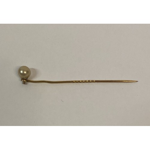 341 - Vintage Hallmarked 9ct Gold Tie Pin and Stud in Jewellery Box