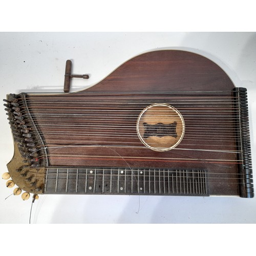 283 - Vintage Steel Strung Zither in Worn Case