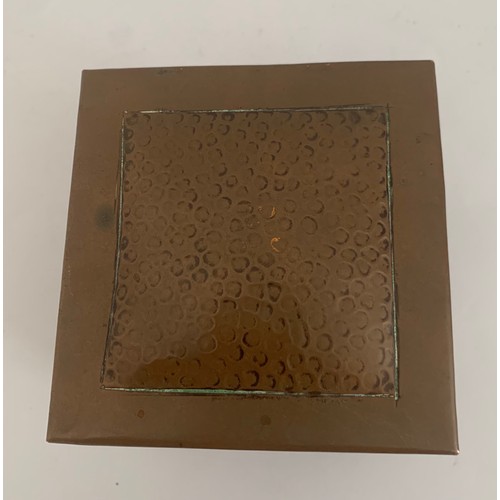 146 - Arts And Crafts Copper Trinket Box With Newlyn Design
10 x 10 x 8 cms h