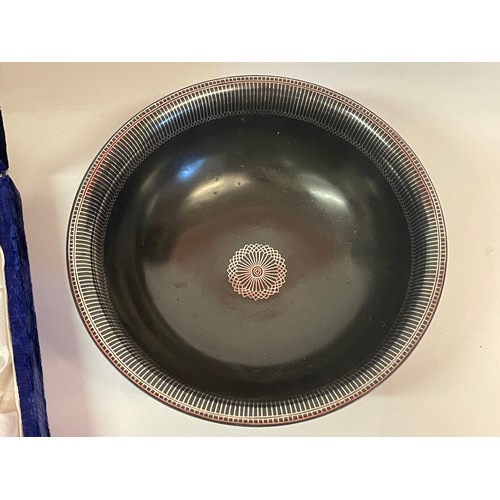 271 - Large Bidri Ware Bowl Inlaid With Silver In Original Case
20cms Diameter.