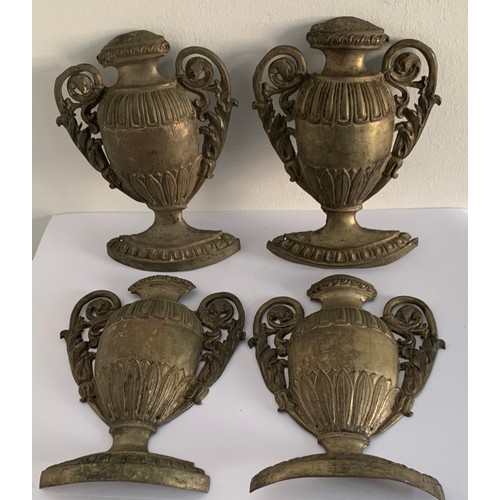 141 - Set Of 4 Grand Tour Métal Decorative Urn Plaques
20 x 16 cms