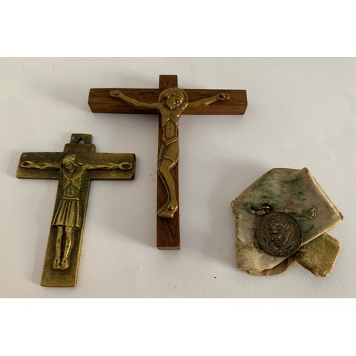 135 - Antique Bronze Crucifix Together With Another Similar And A Religious Coin On Silk Depicting Thé Mad... 