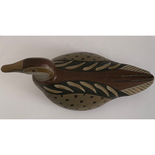 299 - Similar To Previous Lot
Fine Quality Vintage Hand Painted Carved Wooden Decoy Duck
30 x 16 cms h