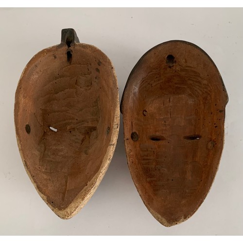 137A - 2 x Carved Wood Tribal Passport Masks
9 x 16 cms & 9 x 17 cms h