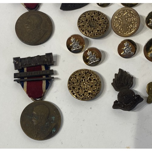 227 - Collection of Buttons, Medals and Badges to Include Girl Guides, Military Items, Royal Artillery, Lo... 