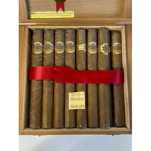 539 - Impressive Box Containing Montague Corona Number 1 Hand Made Longfiller Cigars. 23cm x 21cm x 7cm