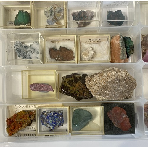 17 - A Tray Of Minerals To Include Opal , Gold , Copper, Malachite, Jasper, Etc Etc  Tray 1 37cm x 21.5cm