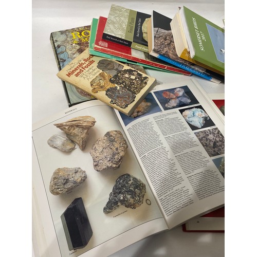 178 - Collection of Vintage Books to Include Fossils, Geology and Rocks and Minerals Subject Matter From a... 