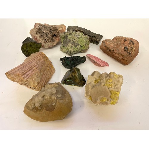 371 - Box Of Various To Include Lepidolite , Tourmaline , Thulite Etc