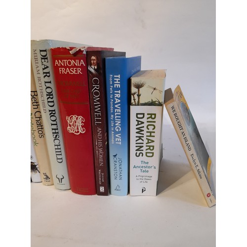 260 - 18 x Books of various subjects to include Gardens and 2 by Richard Dawkins. (18)