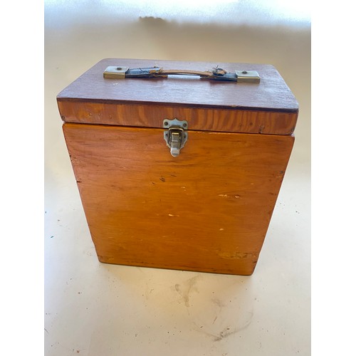 414 - Wooden Carry Box Containing a Quantity of Shells, Fossil and Natural History Examples Etc.