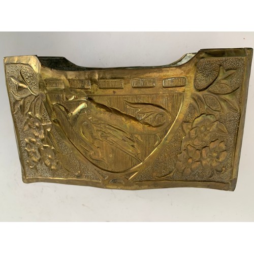 114 - C1920 Art Nouveau Brass Jardiniere
20 x 6 x 12 cms h