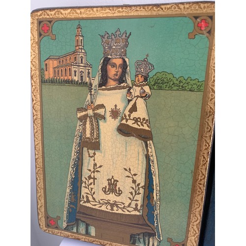 103 - 2 x Vintage Wooden And Gilt Icons
20 x 25 cms & 19 x 26 cms