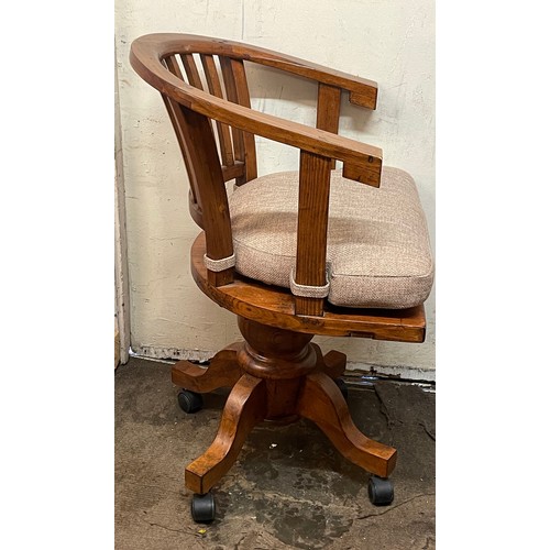 45 - Modern Swivel Chair