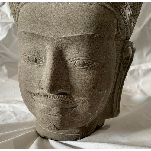 106 - Vintage Carved Stone Head Of Thé Buddha 
32 cms h