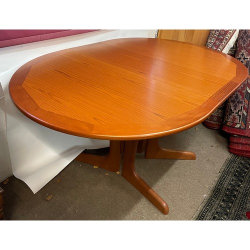 78 - Vintage G Plan Drop Leaf Table. 150 x 100 x 74 cms