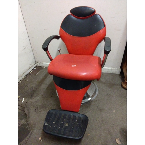 216 - Red and black Barbers / Salon  Chair with adjustable headrest