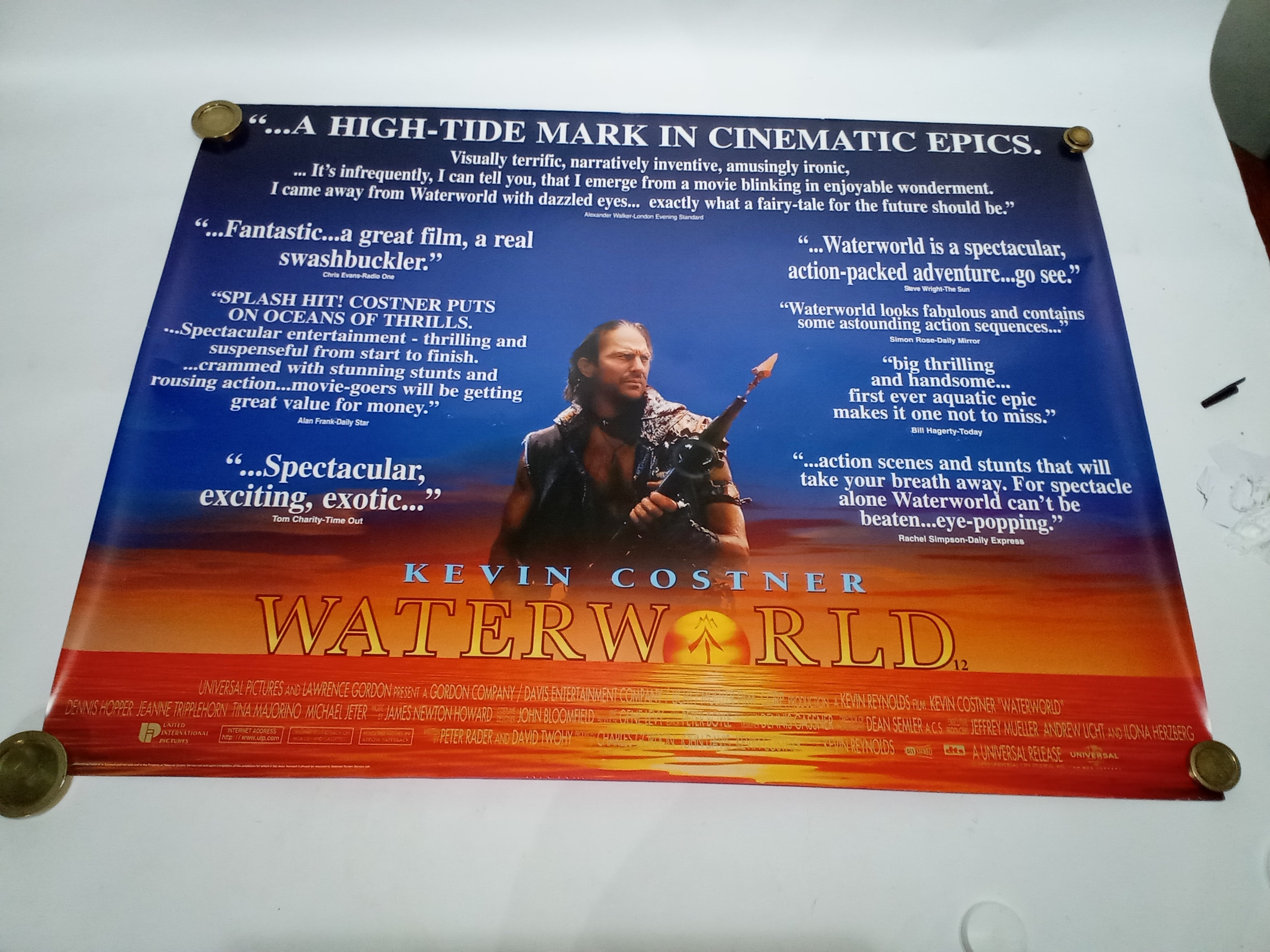 Vintage cinema poster of WATERWORLD STARRING KEVIN COSTNER 102CM X 77CM