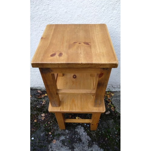 794 - 2 x matching side tables, 42cm x 42cm x 45cm