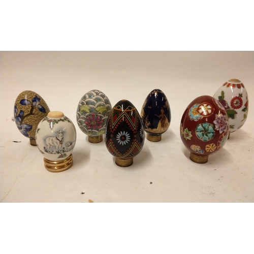 823 - 7 x decorative ceramic eggs, tallest 9cm