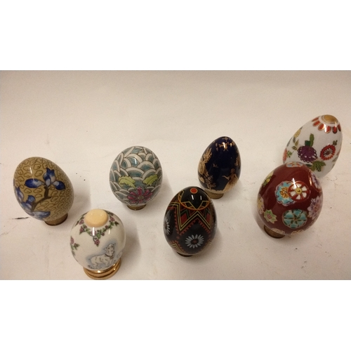 823 - 7 x decorative ceramic eggs, tallest 9cm