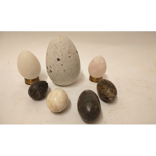 828 - 7 x decorative stone eggs, largest 13cm high