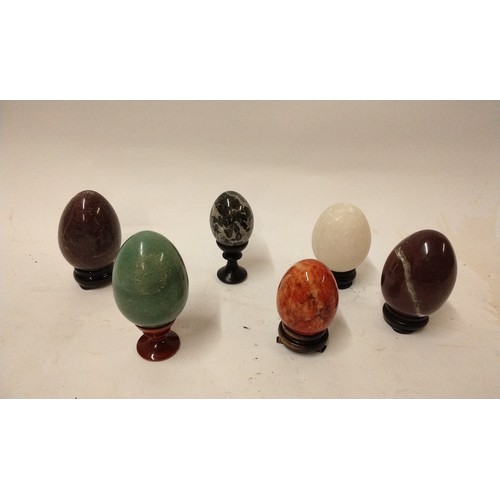 827 - 6 x marble decorative eggs on stands