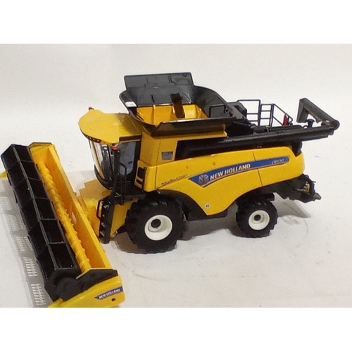 879 - New Ex Display Britain's die-cast combine harvester New Holland CR9.90 REVELATION 35cm x 15cm