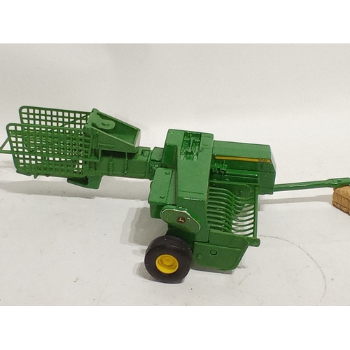 880 - New Ex Display Die-cast John Deere Bailer 40cm x 10cm