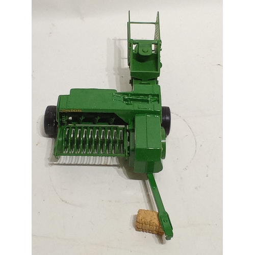 880 - New Ex Display Die-cast John Deere Bailer 40cm x 10cm