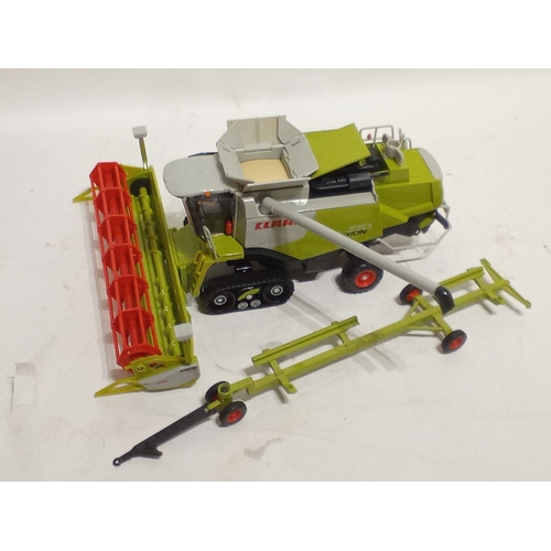 886 - New Ex Display Large diecast Claas lexon 770 combine harvester and blade trailer  35cm x 13cm