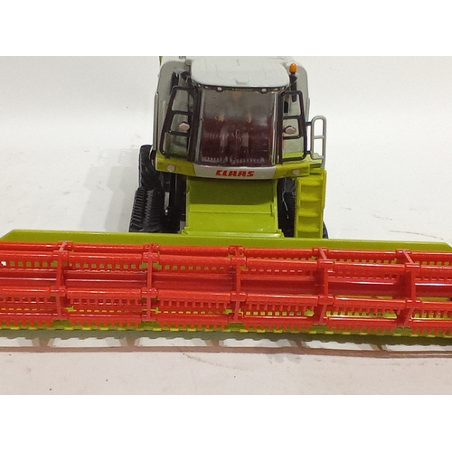 886 - New Ex Display Large diecast Claas lexon 770 combine harvester and blade trailer  35cm x 13cm