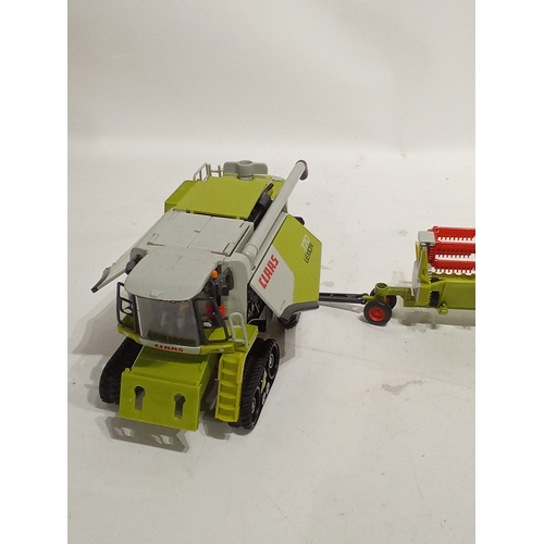 886 - New Ex Display Large diecast Claas lexon 770 combine harvester and blade trailer  35cm x 13cm